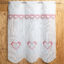 Tendina a vetro stile classico, country shabby chic, ricamo a catenella