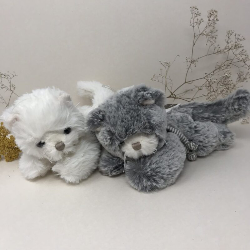 Peluche pupazzo morbido gattino, giocattolo per bambini e neonati, “cosy cats”, colore bianco / grigio