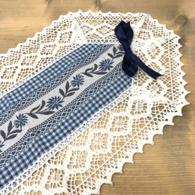 Striscia Runner in stile tirolese con pizzo, stelle alpine, rosso, a punta