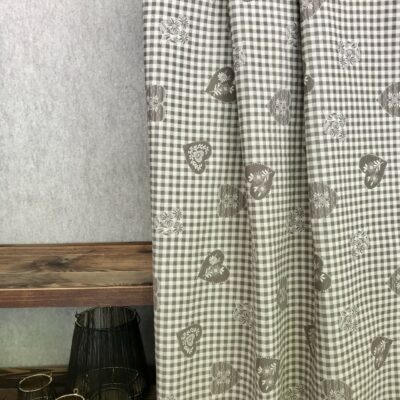 Tenda su misura tirolese country montagna, cuori e cervi rosso bordeaux, coprente