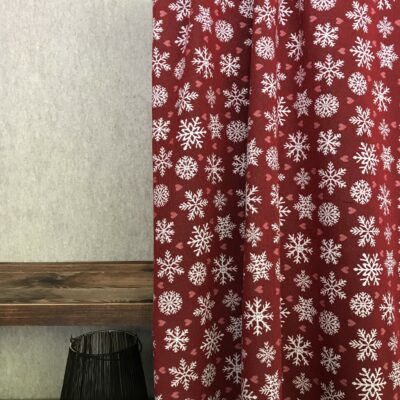 Tenda su misura tirolese country montagna, cuori e cervi rosso bordeaux, coprente