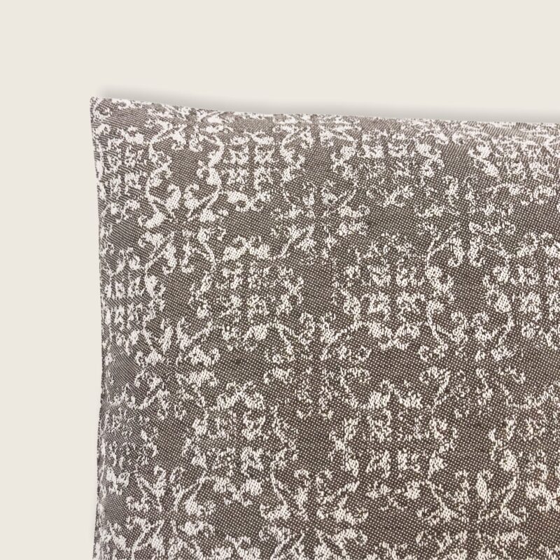 “Ornament”, federa cuscino in misto lino, tessuto jacquard