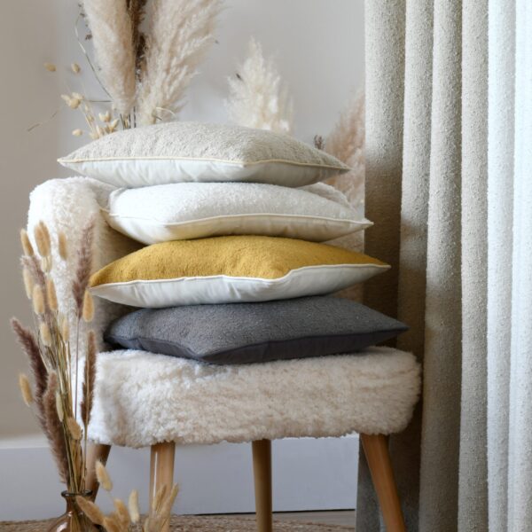 Tenda Bouclé tinta unita color beige, 135×250 anelli fissi, LARZAC