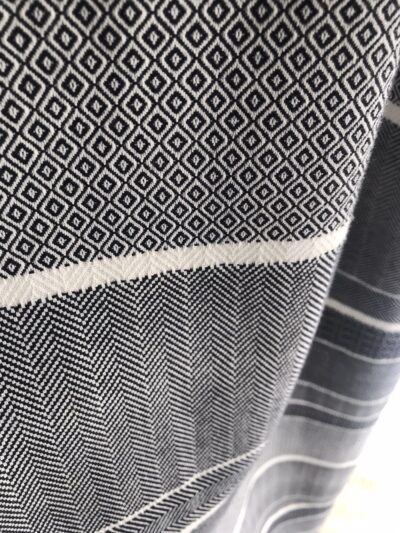 Tende Tendaggi su misura, rigato geometrico, stile montagna chalet, 100% cotone, fantasia jacquard, “striades”