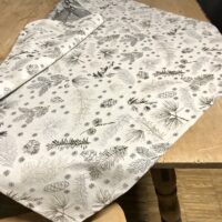 Tovaglietta Natalizia GNOMI NORDICI, 90×90