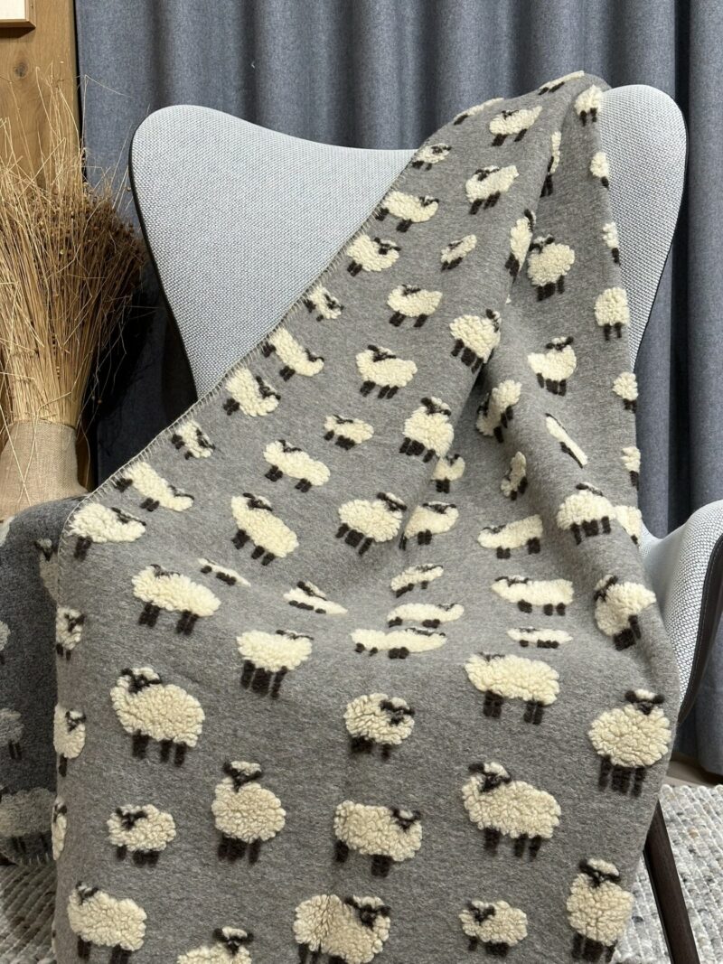 Grande coperta in pura lana color zucca arancione con frange