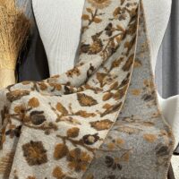 Coperta di lana con RAMAGE DI FIORI, stile montagna, colore fucsia e bianco, 150×170 cm