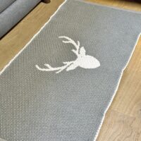 Tappeto per cucina, stile Tirolese montagna con CERVI E CUORE, doubleface rosso ecrù, 60×120 cm