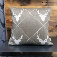 Tenda su misura con cervi e rombi, TRAMESC, stile alpino, antracite