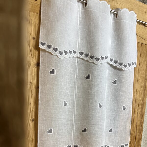 Tenda per Finestra Ricamata con Cuori Grigi, Design Tirolese, Z-3717