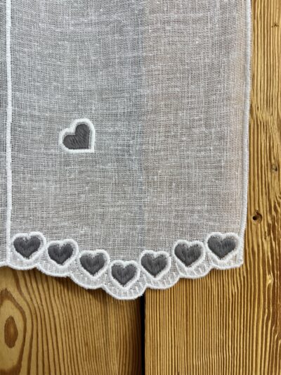Tenda per Finestra Ricamata con Cuori Grigi, Design Tirolese, Z-3717