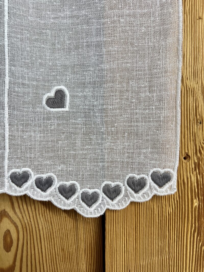 Tenda per Finestra Ricamata con Cuori Grigi, Design Tirolese, Z-3717