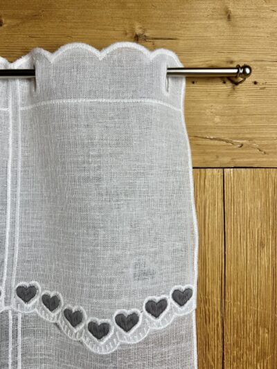 Tenda per Finestra Ricamata con Cuori Grigi, Design Tirolese, Z-3717