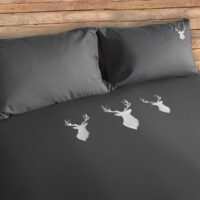 Parure copripiumino satinato ricamo testa di cervo – DEER beige