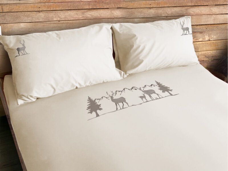 Parure copripiumino satinato ricamo montagna e cervi – MOUNTAIN beige