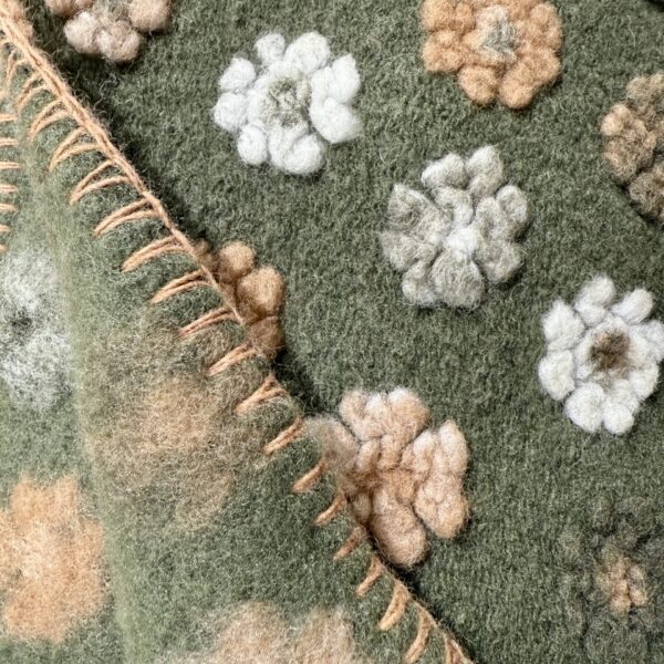 Coperta in lana con MARGHERITE, stile montagna, colore verde muschio, 150×200 cm
