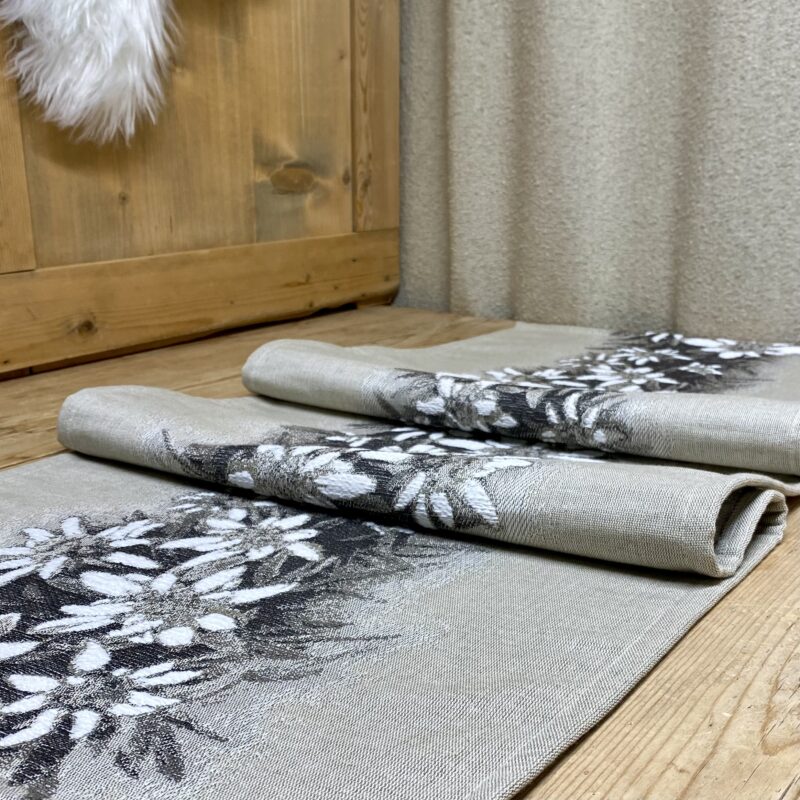 Runner da tavola con Stelle Alpine, Tessuto jacquard per tavola stile alpino