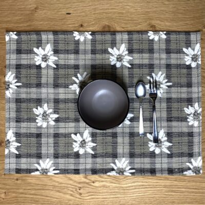 Tovaglietta all’Americana con Stelle Alpine e Fantasia Scozzese, stile Alpino elegante