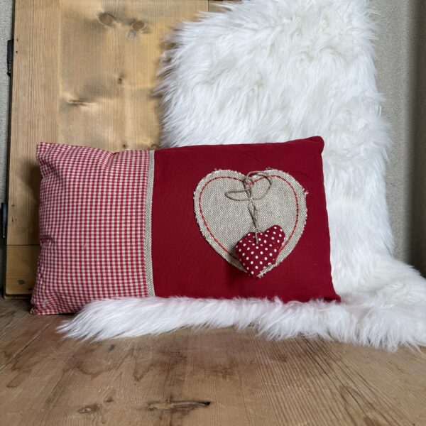 Cuscino Cuore Tirolese Rosso con Quadretti, Stile Chalet Alpino, 30×50 cm