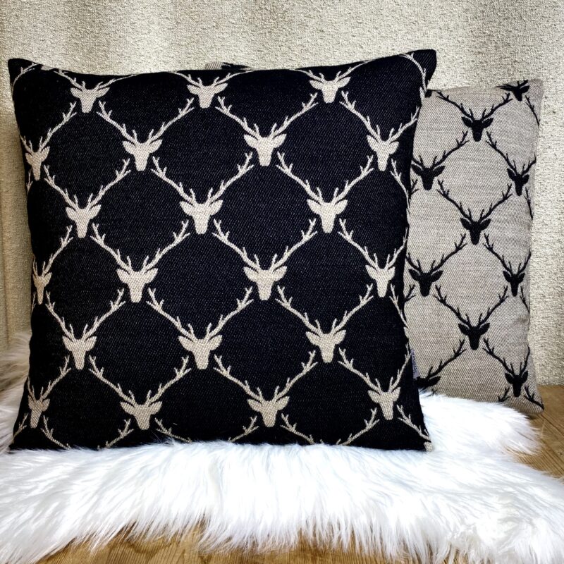 Cuscino Arredo con Motivo Cervo Nero e Beige, 44×44 cm, Arredo Moderno, Stile Chalet