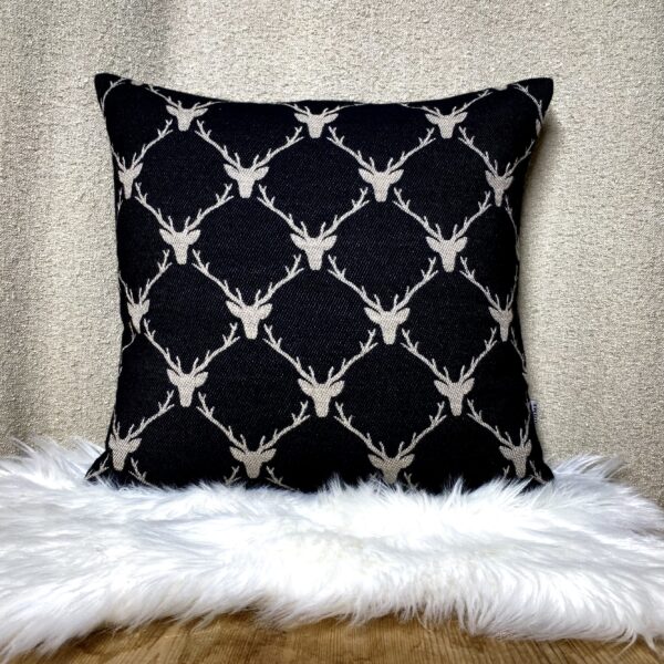 Cuscino Arredo con Motivo Cervo Nero e Beige, 44×44 cm, Arredo Moderno, Stile Chalet
