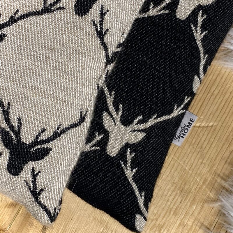 Cuscino Arredo con Motivo Cervo Nero e Beige, 44×44 cm, Arredo Moderno, Stile Chalet