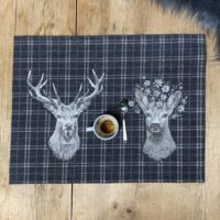 Cuscino Cuore Tirolese Rosso con Quadretti, Stile Chalet Alpino, 30×50 cm