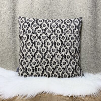 Cuscino Stella Alpina ramage, 44×44 cm, effetto Lana, Sfondo bianco