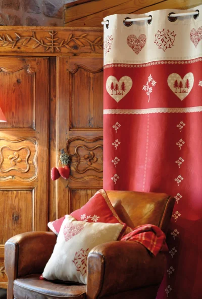 Tenda rossa Cuori e Cervi, con anelli fissi, MODANE 140×260 cm