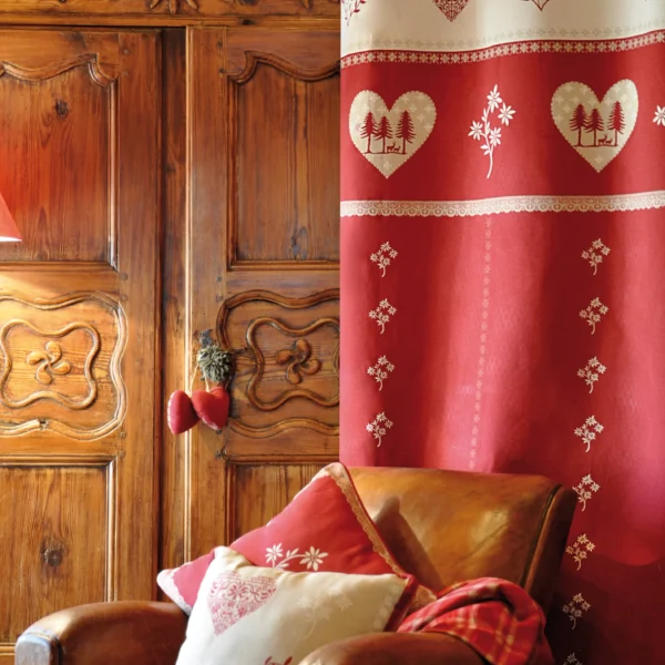 Tenda rossa Cuori e Cervi, con anelli fissi, MODANE 140×260 cm