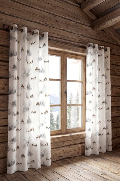 Tenda stampata con cervi e bosco invernale, anelli fissi, 140×240 cm
